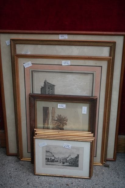 Ensemble de pièces encadrées : gravures de...