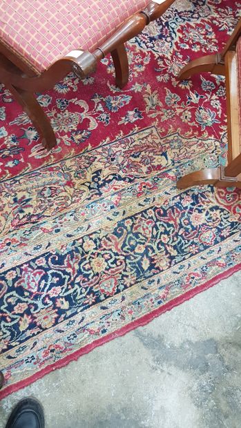 Tapis courant en laine à décor polychrome...