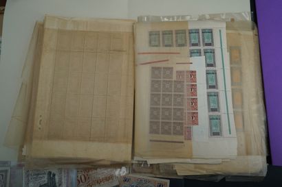 Réunion de planches de timbres dont Afrique...