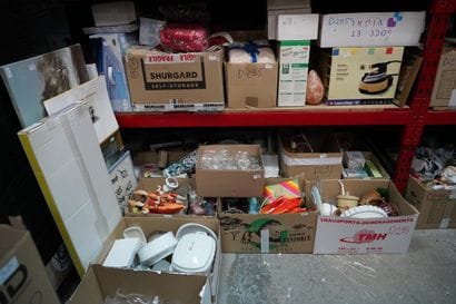Importante réunion de bibelots divers, lampes,...