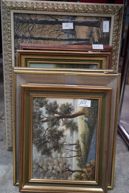 Réunion de pièces encadrées : paysages, gravures...