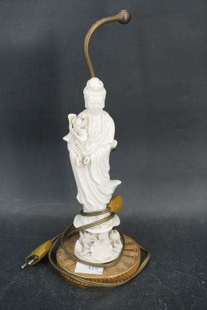 Guanyn en porcelaine émaillée, montée en...