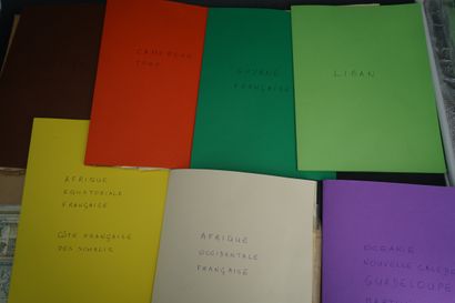 Réunion de planches de timbres dont Afrique...