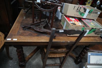 Ensemble de mobilier comprenant : un lit...