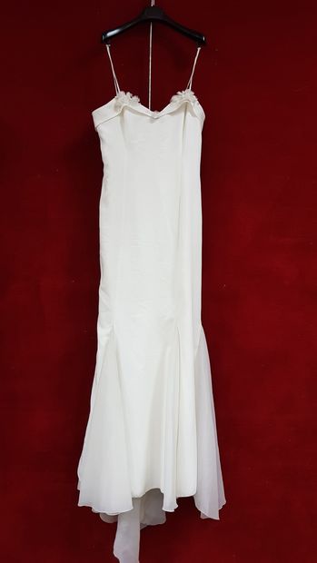 Réunion de huit robes et jupes de mariée...