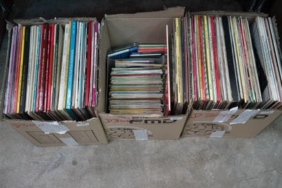 VINYLES, réunion de 33 et 45 tours, musique...