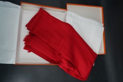 HERMES PARIS, Châle en cachemire et soie,...