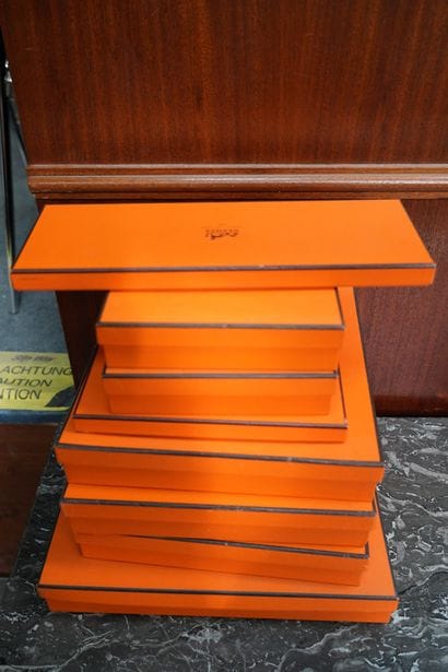 HERMES PARIS, réunion de huit boîtes. En...