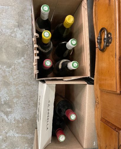 Réunion de 8 bouteilles de vin comprenant...