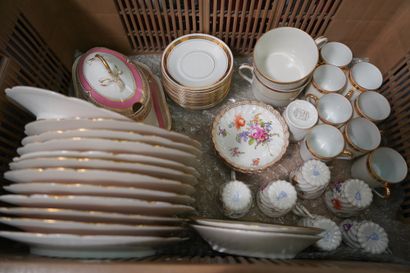 A la ville de Sèvres, Macé, suite de 12 assiettes...
