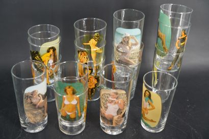 Ensemble de verres dévoilant des nus féminins....