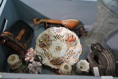 Vase balustre en verre taillé ; souvenirs...