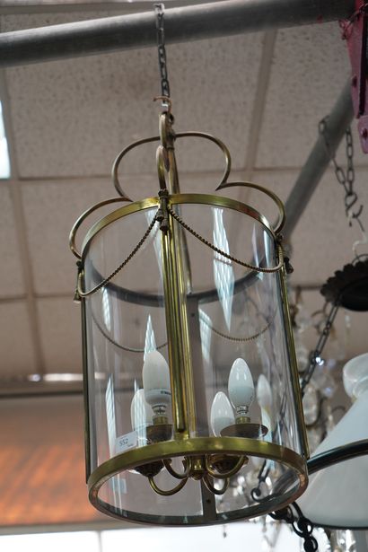 Lanterne en laiton et verre, à quatre lumières,...