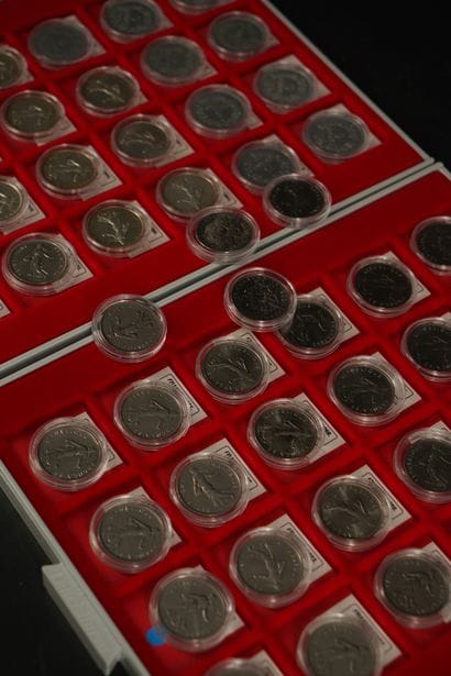 Ensemble de 52 pièces de 5 francs en cupro...