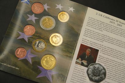 9 coffrets euros : Pologne 2003, Chypre Essai...