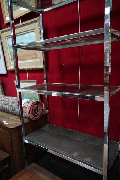 Etagère rectangulaire, les montants en métal...