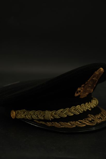 Cambodge, casquette de parade de général...