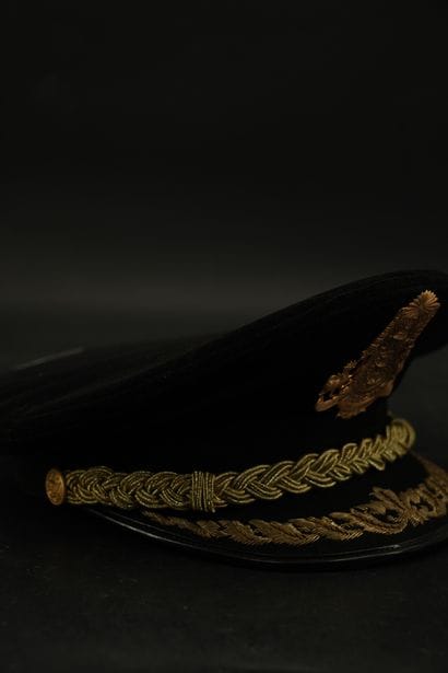 Cambodge, casquette de parade de général...