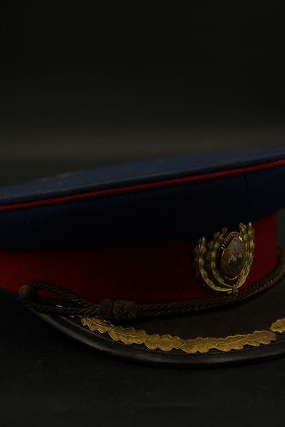 Roumanie, casquette de parade d'officier...