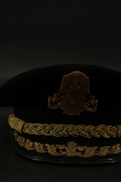 Cambodge, casquette de parade de général...