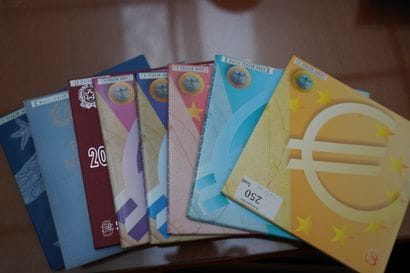 8 coffrets euros Italie : années 2002, 2003,...