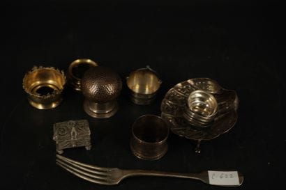 Ensemble d'éléments en argent : montures,...