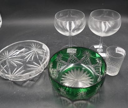 SAINT LOUIS. Coupe circulaire en cristal...