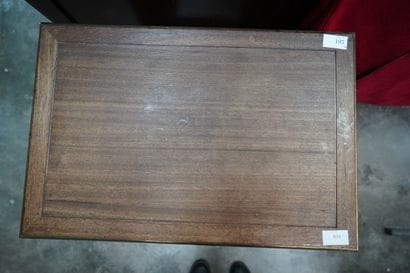 Suite de quatre tsables gigogne en bois naturel...
