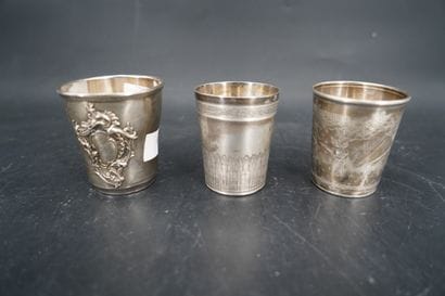 Réunion de couvers dépareillés en argent...