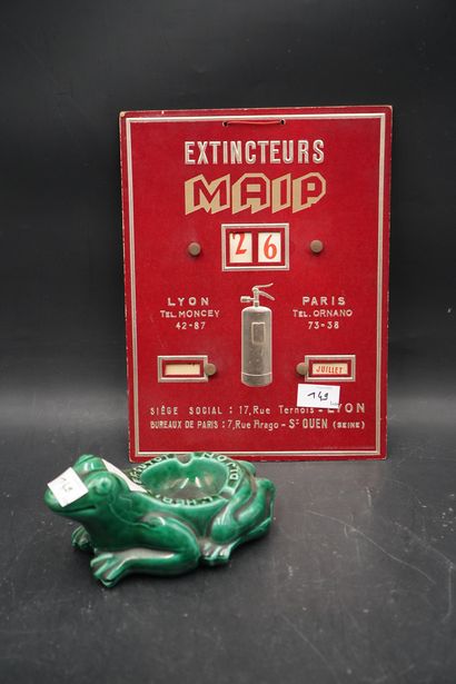 Réunion d'objets publicitaires, comprenant...