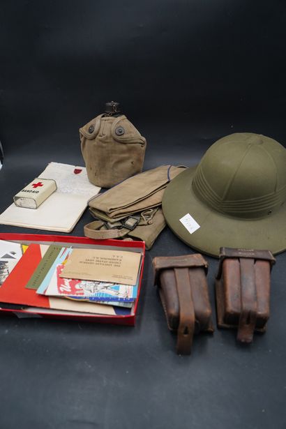 MILITARIA. Casque ; gourde ; insignes ; képis...