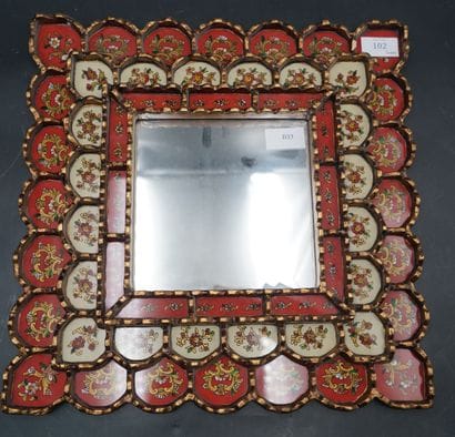 Réunion de quatre miroirs en bois doré, dont...
