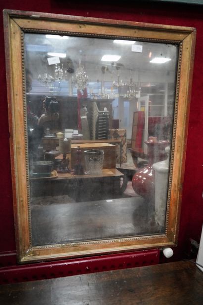 Miroir rectangulaire dans un encadrement...