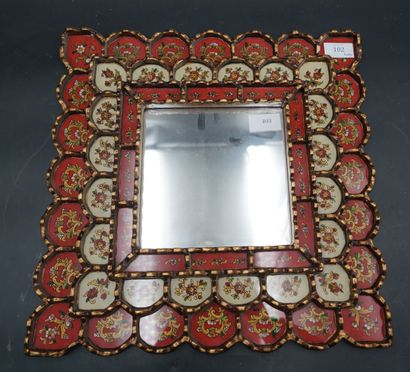 Réunion de quatre miroirs en bois doré, dont...