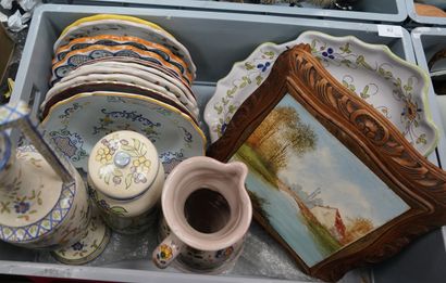 Réunion d'assiettes et plats décoratifs en...