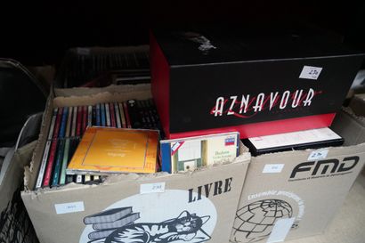 Réunion de DVD et CD. 3 cartons et un coffret...