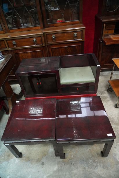 Table basse de forme carrée, paire de bouts...
