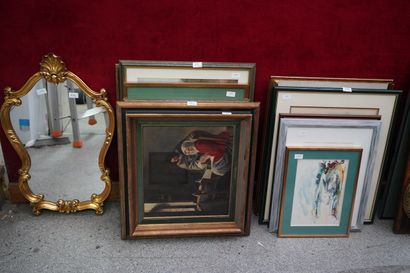 Réunion de pièces encadrées sous verre, reproductions....