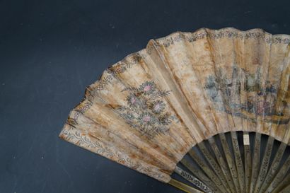 Eventail 19ème, la feuille à décor d'une...