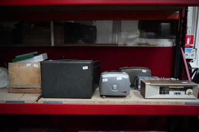 Projecteur PATHE-BABY et bobines de films,...