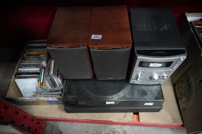 Platine ; mini-chaîne SONY avec des enceintes....
