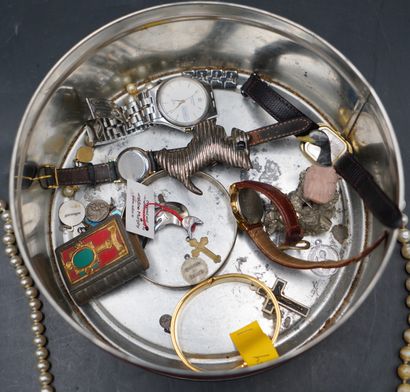 Réunion de montres de col et montres de gousset...