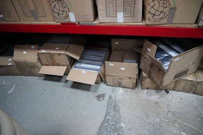 Réunion de caviers bluetooth. 10 cartons...