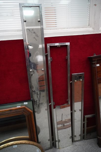 Dans le goût de Roméo REGA. Miroir formé...