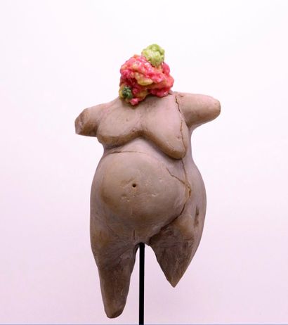 Arthur DESHAYES.
Mutante #7, 2020. Steatite...