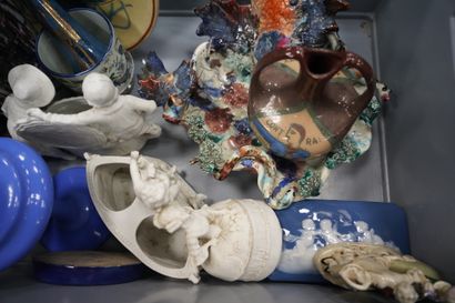 Réunion de céramiques dont vases de René...