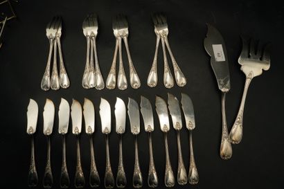 ERCUIS. Partie de ménagère en métal argenté...