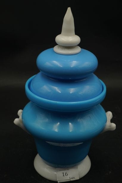 Sars-Poterie, attribué à, drageoir en verre...