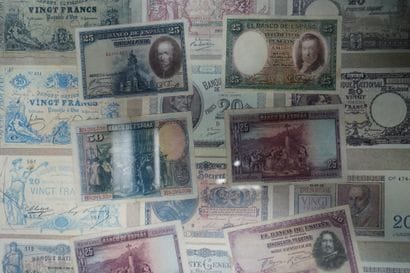 Réunion de six billets de banque espagnols,...