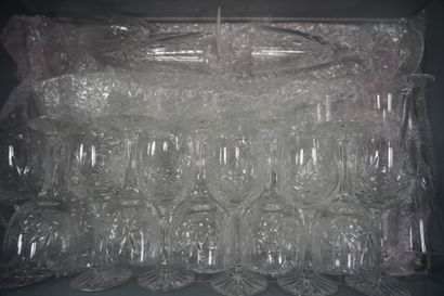 Partie de service de verres à pied et flûtes...